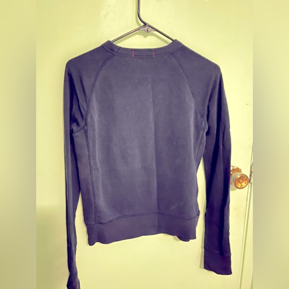 Uniqlo blue crew neck. 90% cotton. - Picture 2 of 2